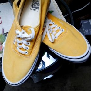 VANS SHOES SIZE 10.5